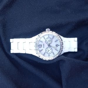 Authentic Mother Pearl Mens 42MM Guess Watch